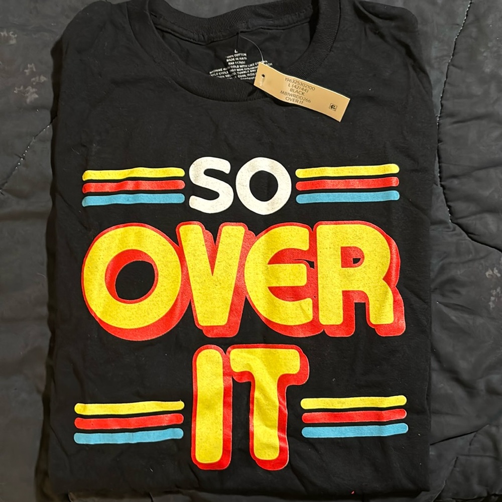 NWT Women’s Graphic Tee Size L Black